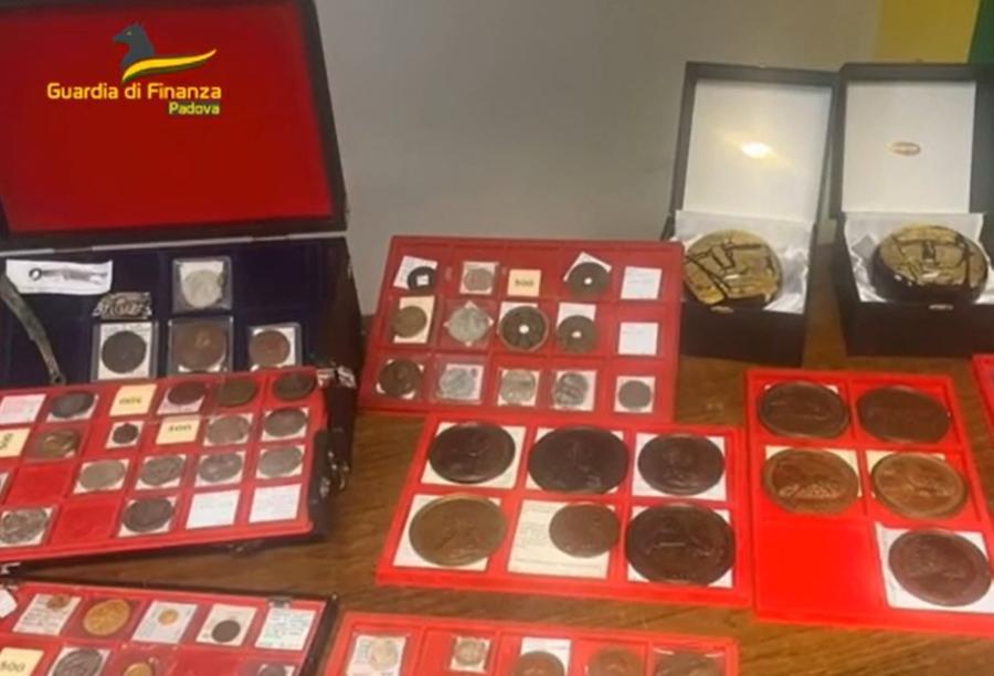 Padova: ritrovate monete da collezione dal valore di 50mila euro rubate a Modena