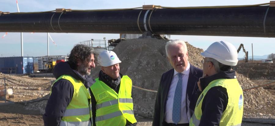 
	Il presidente della Regione Eugenio Giani in visita ai cantieri Snam al porto di Piombino


