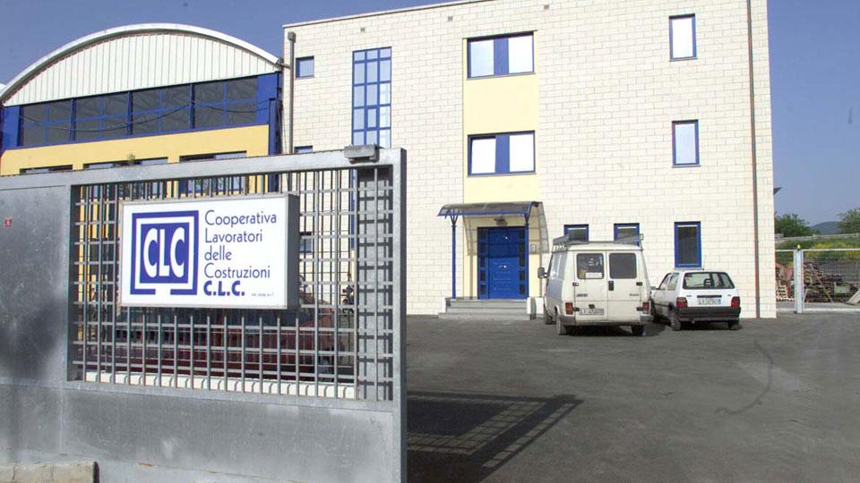 Fallimenti, nel 2022 saltate 48 aziende: c’è anche il Livorno calcio – I nomi