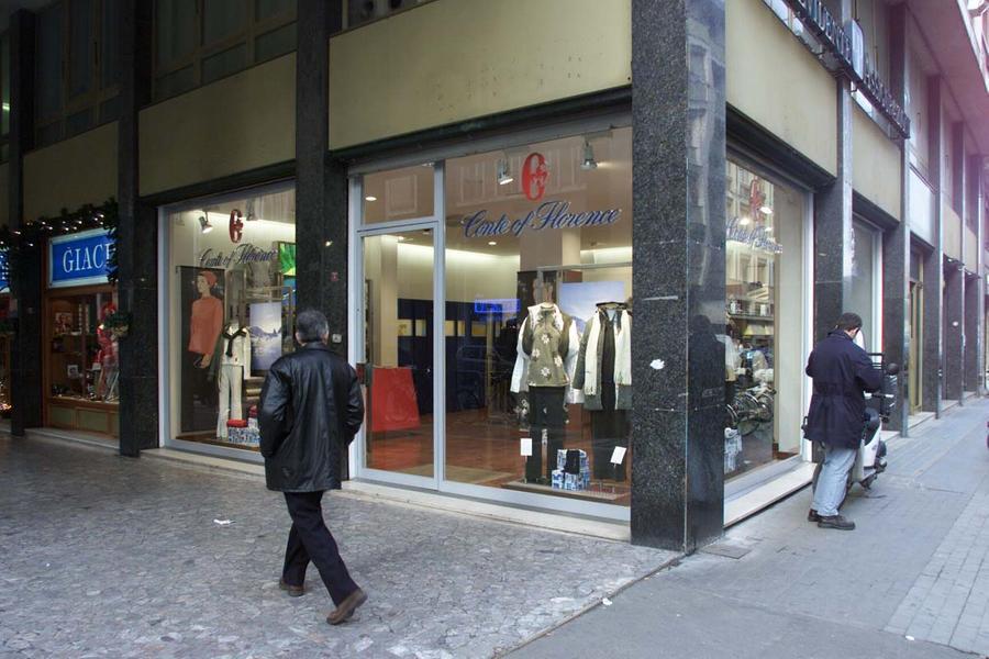 Fallimento dei negozi Conte of Florence, maxisequestro all’ex curatore – Video