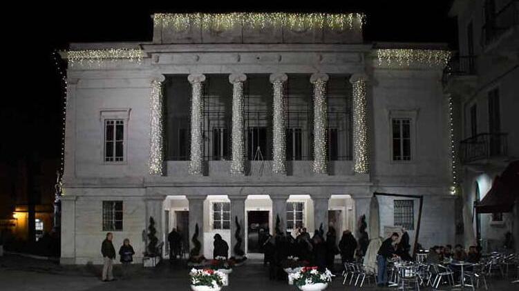 Carrara, sarà piazza De Andrè il “salotto” di fronte al teatro degli Animosi