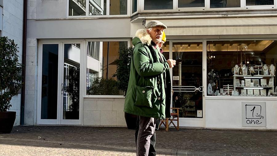 Michele Placido a passeggio in corso Matteotti (Foto di Franco Silvi)