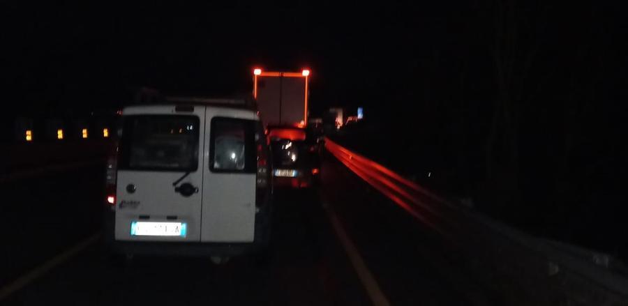 Schianto tra due auto a Campeda, 131 in tilt per oltre un’ora