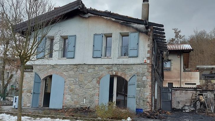 Incendio devasta una villetta a Prignano
