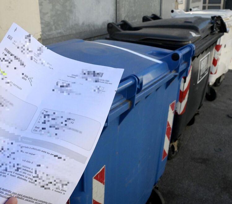 Fiorano Solleciti Tari del 2017 ai cittadini, è bufera: «Non siamo evasori» 