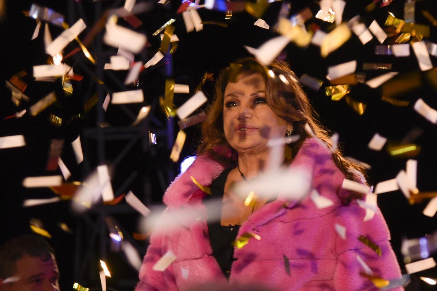 Serena Grandi: «A inizio carriera mi sono tolta due anni, ora sono pronta per il ruolo di nonna»