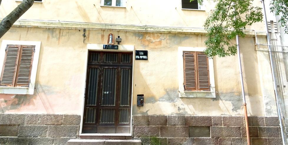 Rubò il bancomat a un’anziana: condannata l’addetta alle pulizie 