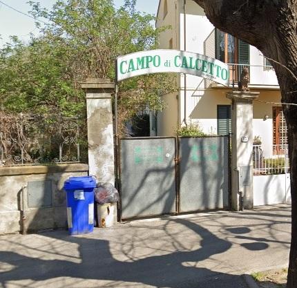 
	L&rsquo;ingresso al campo di calcetto del Club L&rsquo;Amico, a Ponsacco: qui, nella serata di gioved&igrave; sono intervenuti i soccorritori del 118 e i carabinieri in seguito all&rsquo;aggressione di un giocatore

