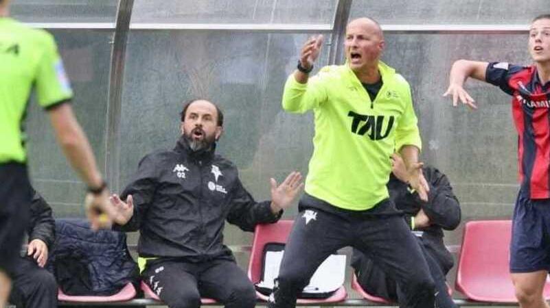 Pietro Cristiani, tecnico del Tau Calcio, si affida al bomber Diop, vera spina nel fianco delle difese avversarie per cercare di conquistare punti pesanti a casa del Flaminia Civitacastellana in corsa per la conquista dei playoff