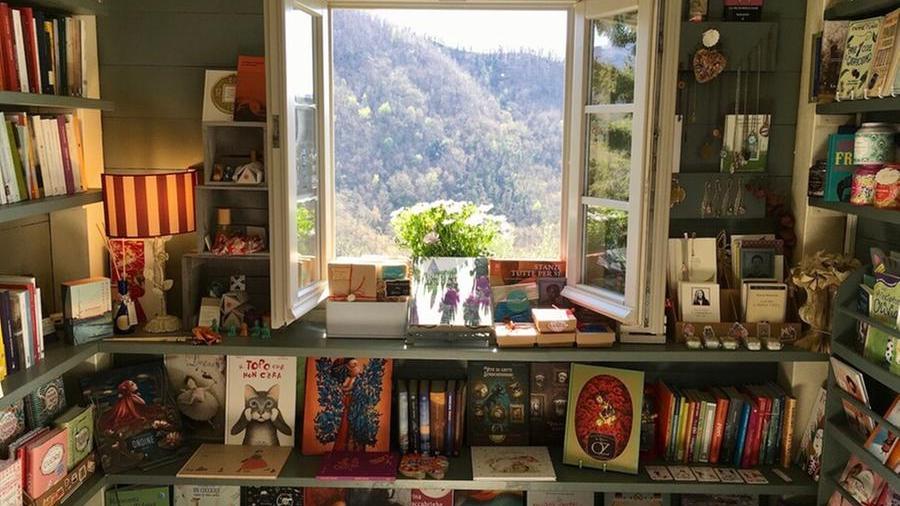 Garfagnana, la piccola libreria sulla collina diventa un film per sognatori
