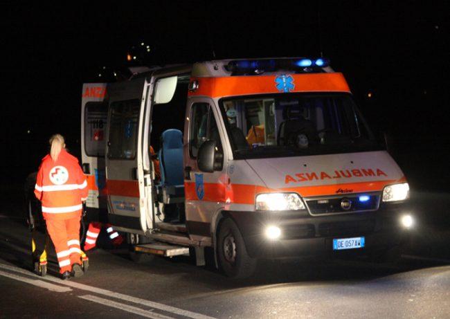 Modena. Auto fuori strada sulla Vignolese: due giovani in terapia intensiva, un altro in osservazione al Pronto Soccorso