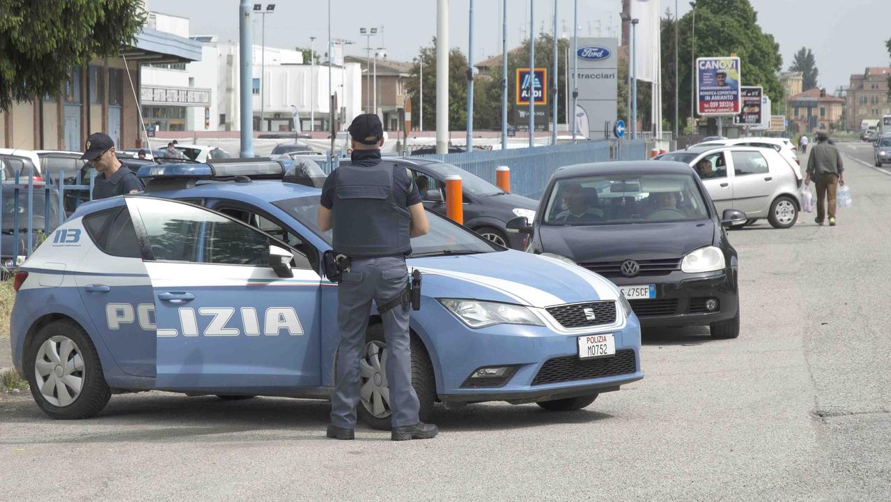 Una volante della polizia (foto d'archivio)