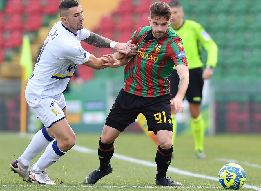 Ternana-Modena. E Tesser si arrabbia: «Noi passivi e bloccati Ora onoriamo la maglia» 