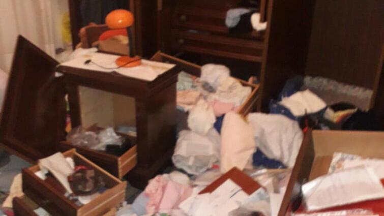 La devastazione lasciata dai ladri