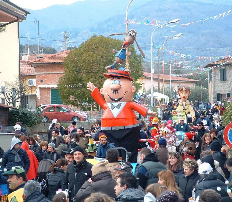 Coriandoli, maschere e musica: torna oggi il Carnevale di Veneri