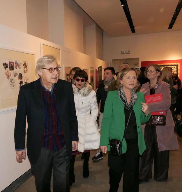 Vittorio Sgarbi in visita alla mostra alla Gamc (Foto Paglianti)