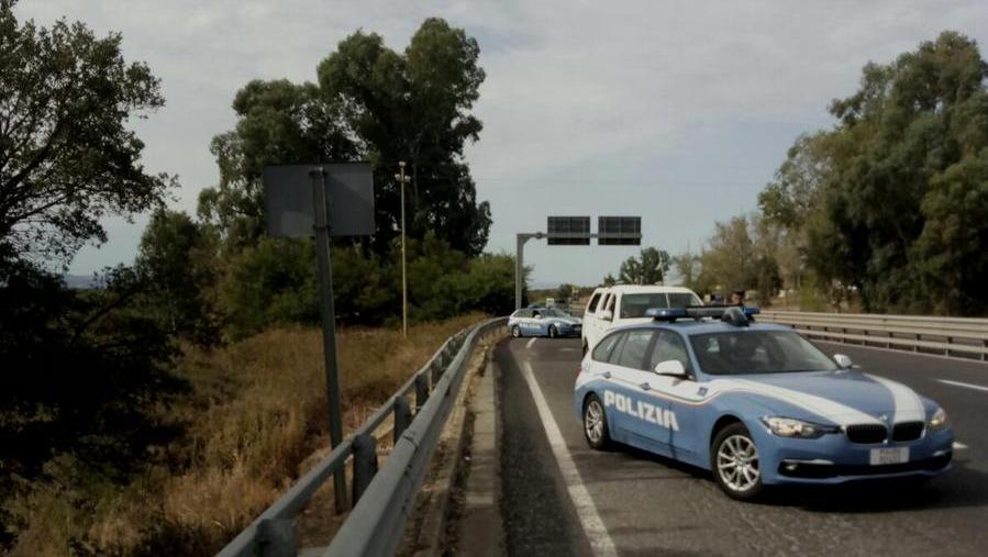 Una pattuglia della stradale di Nuoro (archivio)