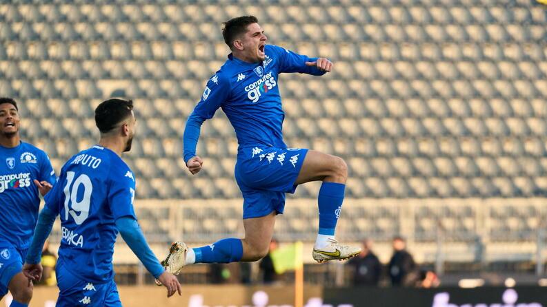 L’esultanza di Razvan Marin dopo il 2-0 (foto Autovino)