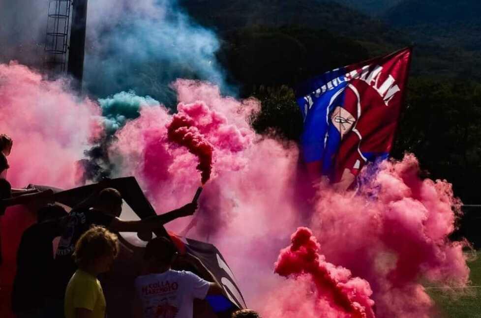 I tifosi del Marciana Marina sugli spalti del Bisso