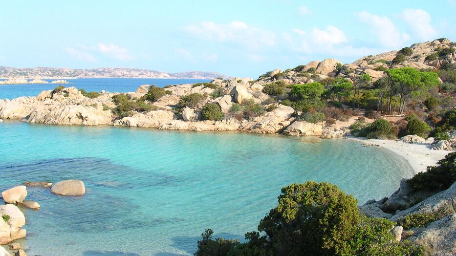 Pulizia dei litorali e passerelle: La Maddalena si prepara all’estate