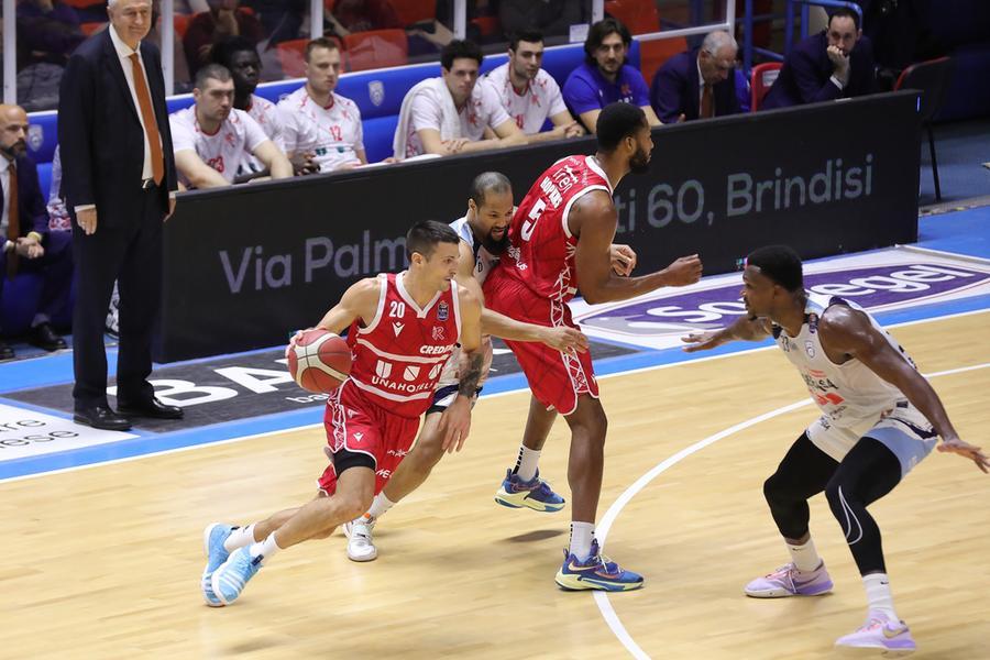 A Brindisi la Unahotels prima si illude poi piange