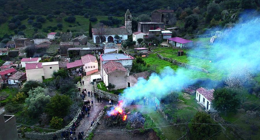 
	Fal&ograve; a Lollove <em>(foto Massimo Locci)</em>

