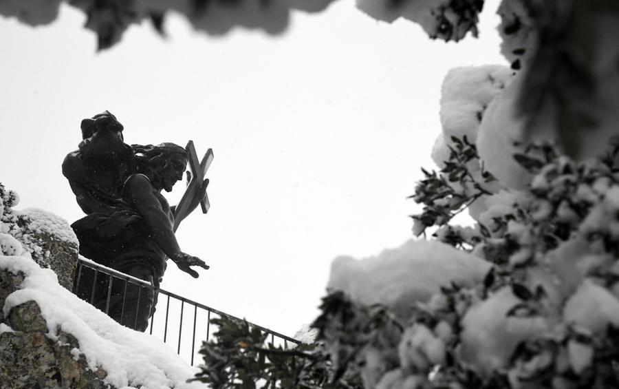 
	Neve sul Monte Ortobene a Nuoro <em>(foto Massimo Locci)</em>

