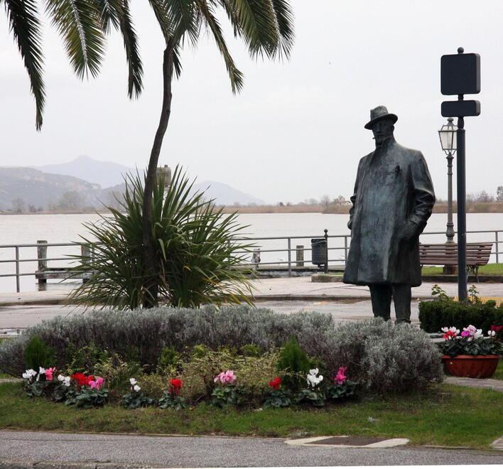 Viareggio, recupero del Belvedere Puccini: duello Del Ghingaro - Sgarbi