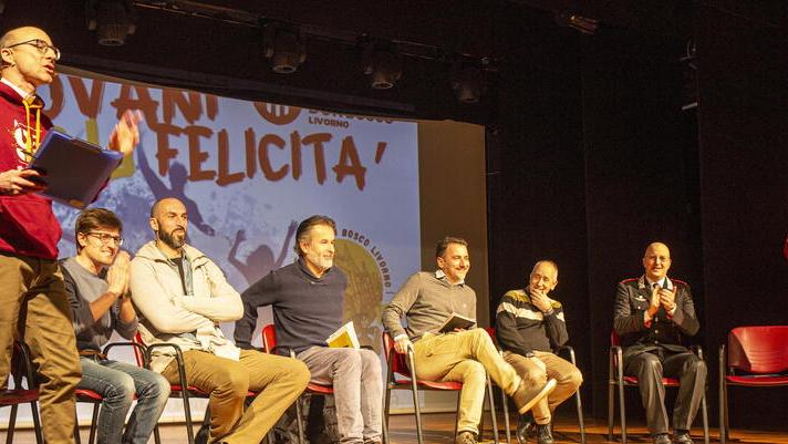 I giovani, il diritto ad essere felici e le difficoltà nel trovare il sorriso