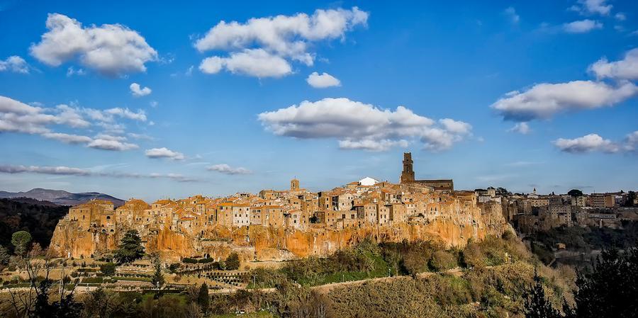Pitigliano, muore a 53 anni nell’incidente di caccia