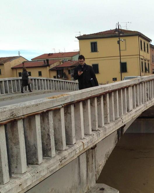 Mette in fuga lo scippatore 