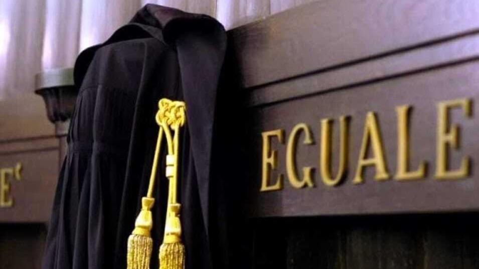 Foto pedopornografiche di minorenni sul cellulare Un 24enne finisce a processo