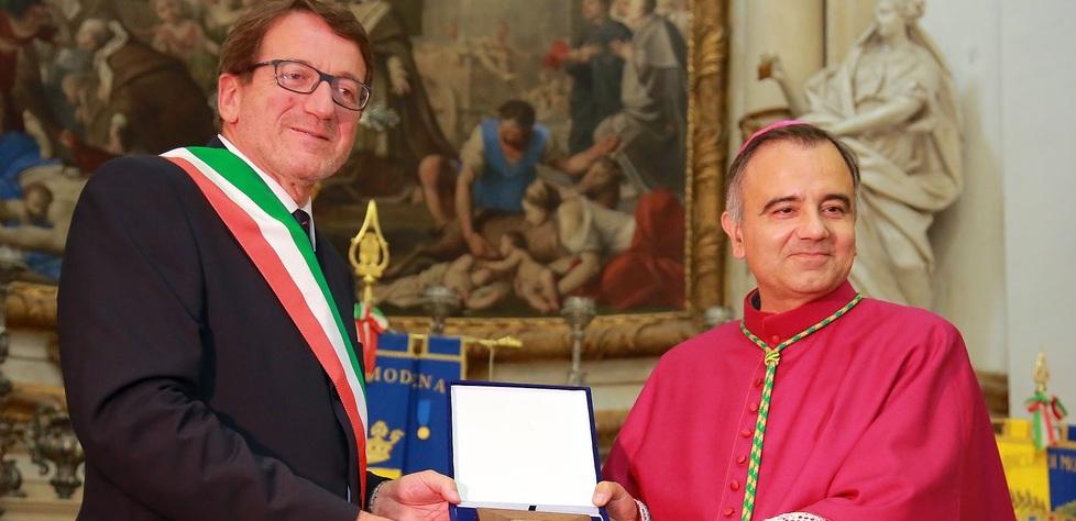 San Geminiano. «La nostra guerra è contro l’indifferenza» Il sindaco commenta la lettera del vescovo 