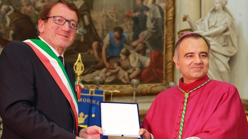 San Geminiano. «La nostra guerra è contro l’indifferenza» Il sindaco commenta la lettera del vescovo