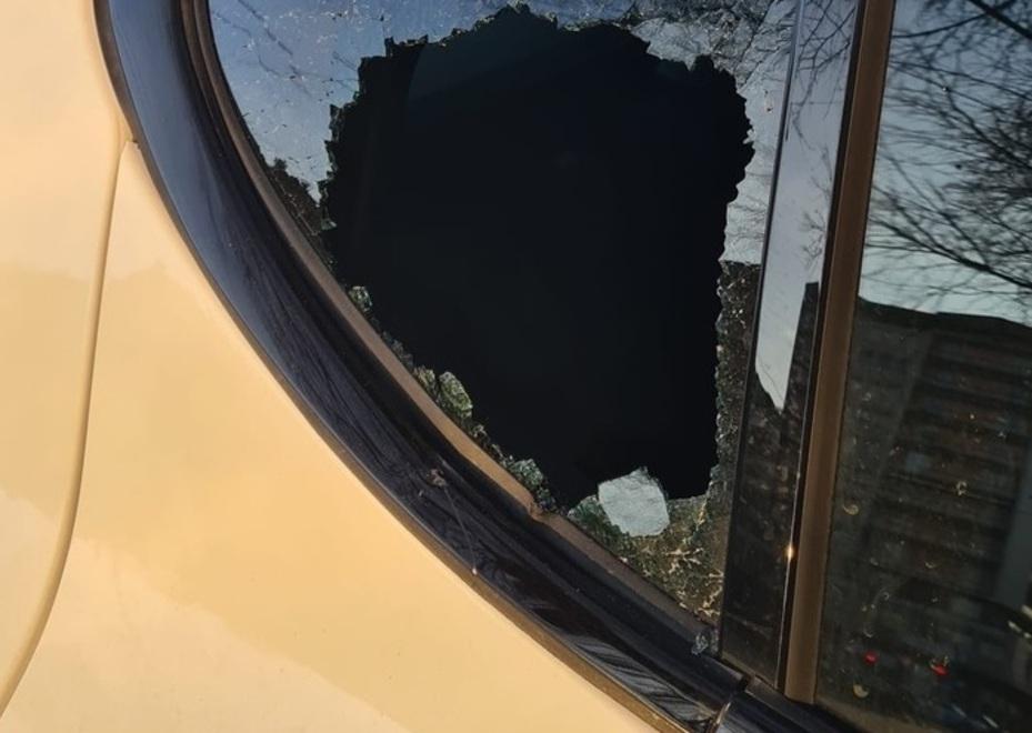 Modena Spaccata nell’auto di Prampolini: il vandalo seriale colpisce ancora 