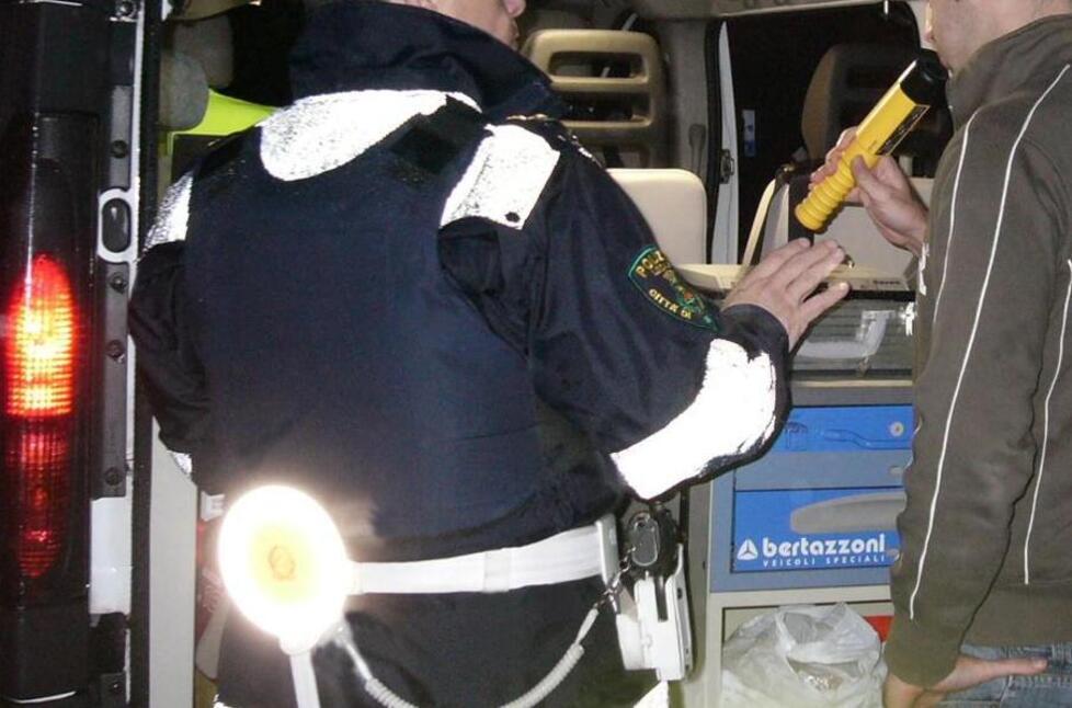 Modena Guida ubriaca e si schianta in tangenziale Positivo anche il 22enne dell’urto a San Damaso 