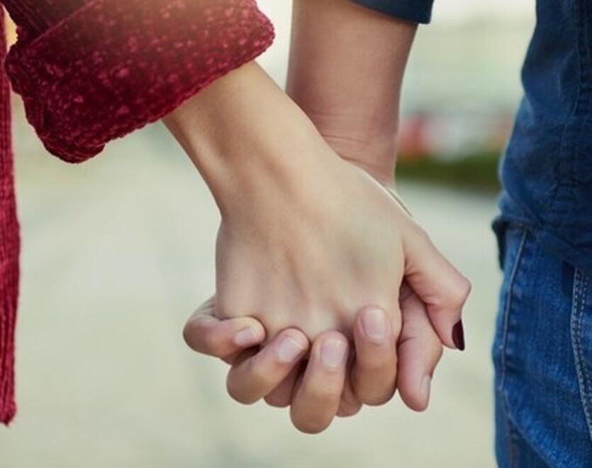 Il professore sta con la studentessa ma per il giudice: «È un amore vero»