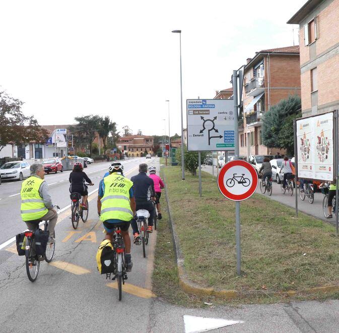 Travolto e multato: «L’auto è un’arma a Ferrara serve nuova mobilità»