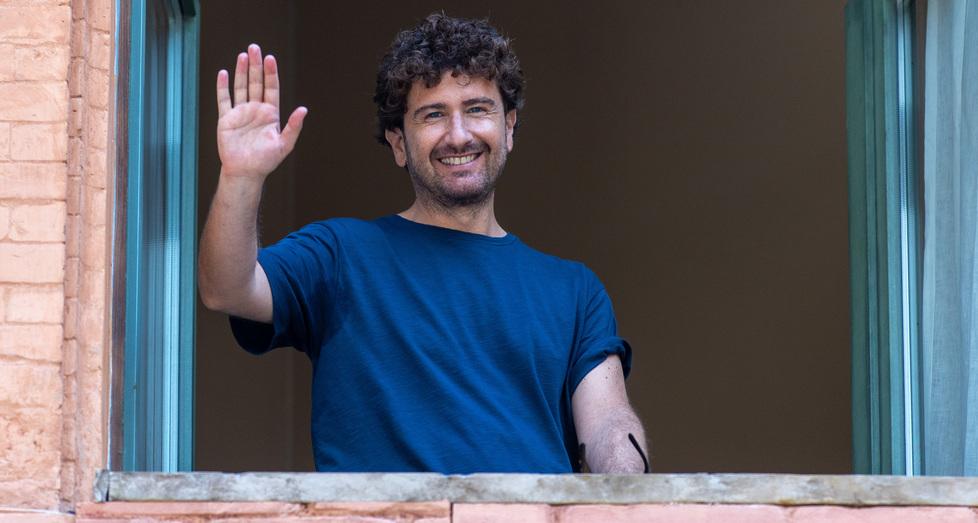 Siani riparte da Ferrara. “Tramite amicizia” in anteprima all’Apollo