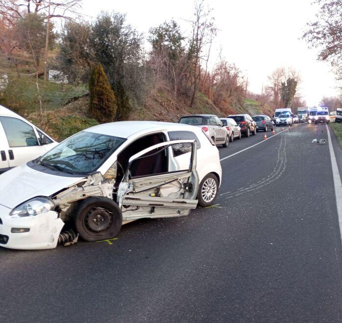 Maranello. Schianto tra due auto sull’Estense 