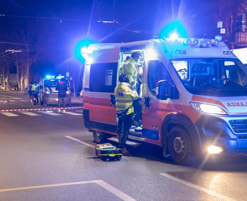 Modena. Gravi ma stazionarie le due ragazze investite dal suv in viale Monte Kosica 