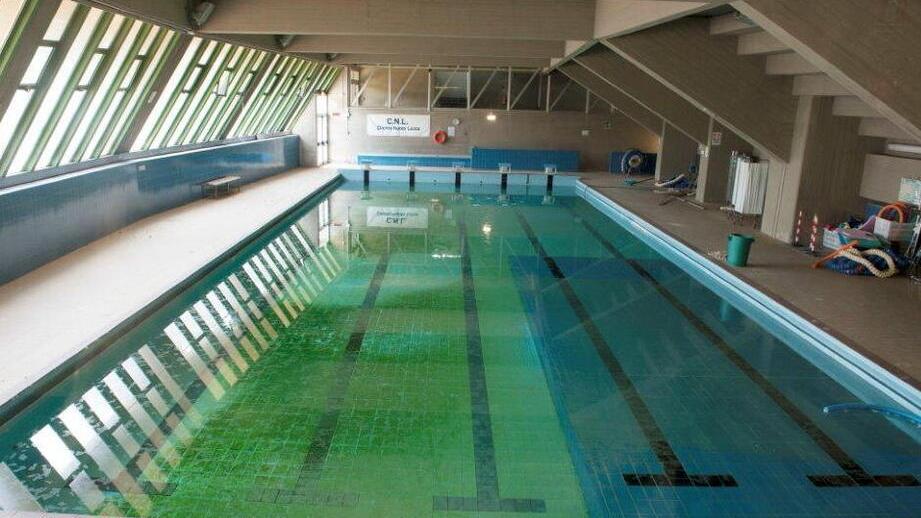 Stop ai lavori per la piscina nel palazzetto dello sport