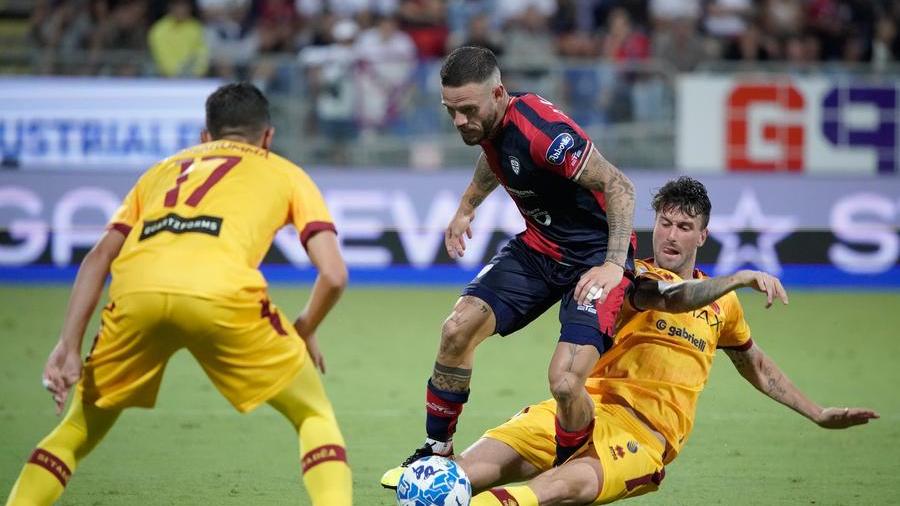 Distorsione al ginocchio: Nandez infortunato, salta Modena