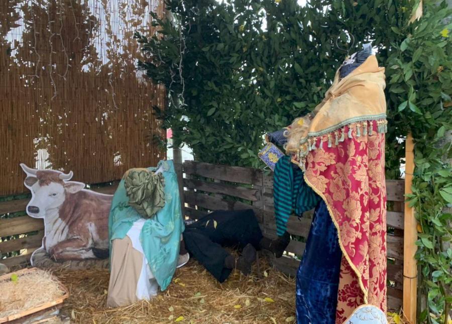 Anita, statue del presepe decapitate: denunciati due 14enni