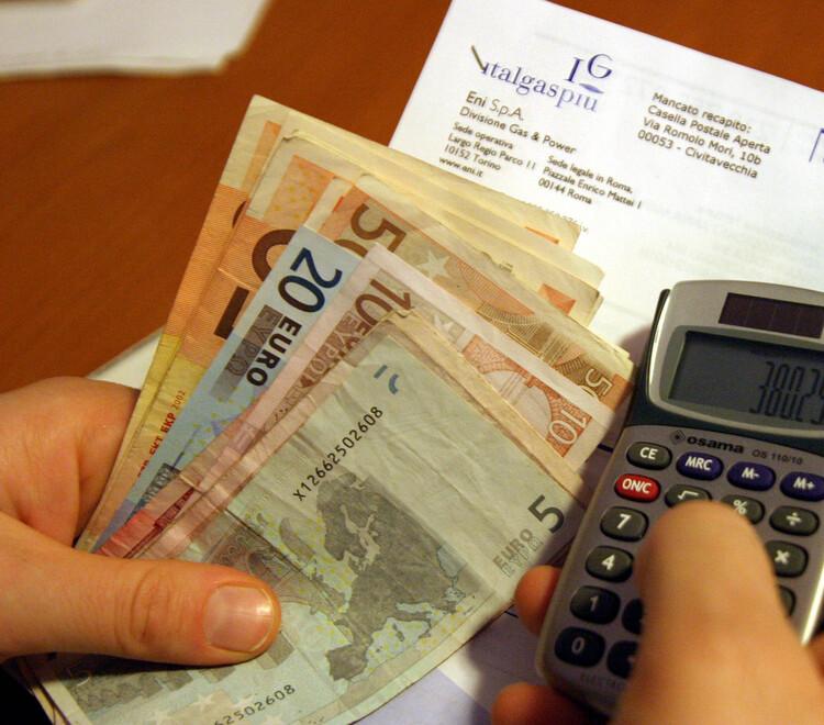 In Sardegna le bollette più care d’Italia: +1789 euro a famiglia
