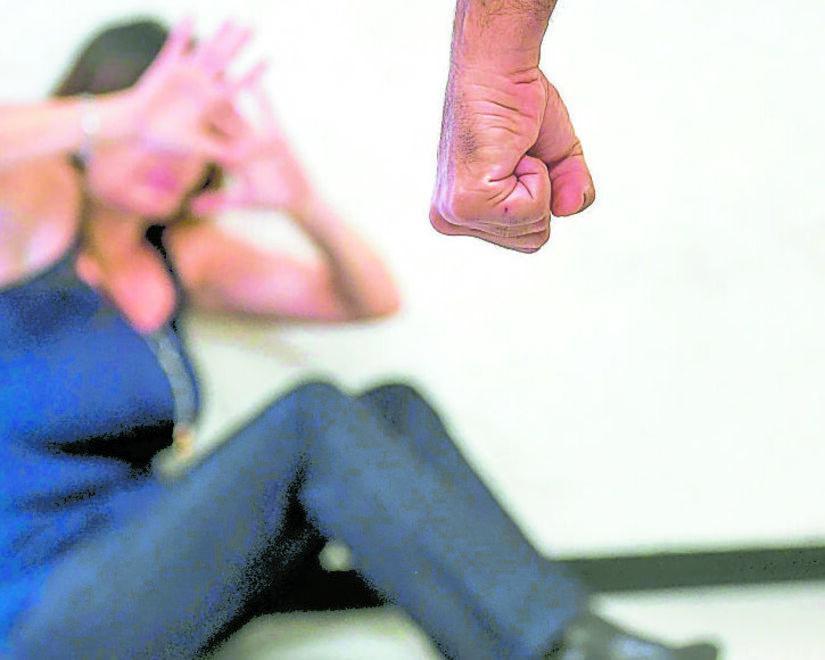 Vignola. Picchiata mentre era incinta Condannati compagno e suocera