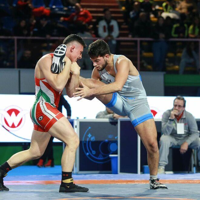 L’oro di Raul Caso sbaraglia tutti anche ai campionati italiani assoluti di lotta