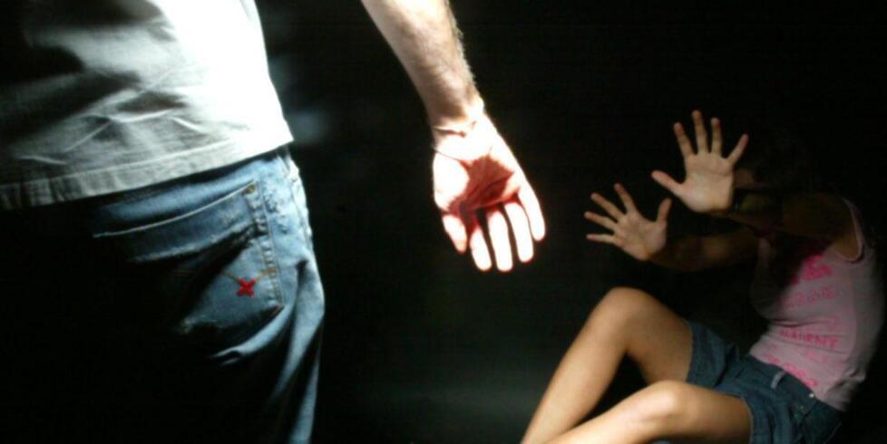 Pavullo. Violentata in casa e minacciata 