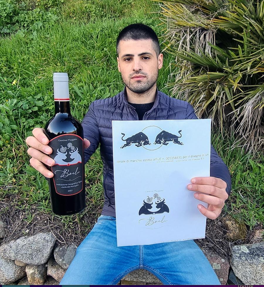 La Red Bull contro la cantina Muggittu di Mamoiada: «Avete copiato il nostro logo»