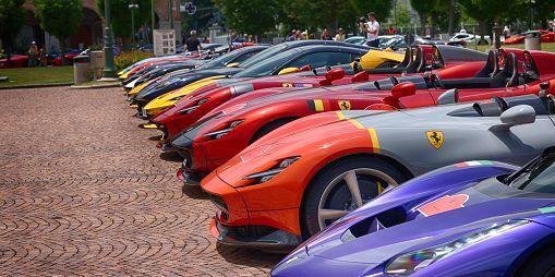 Maranello. Ferrari: l’utile sfiora il miliardo un maxi premio per i dipendenti 